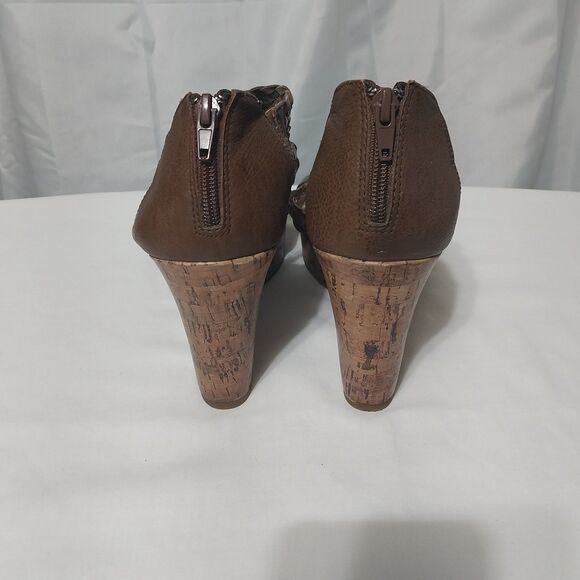 Maurices sandals Womens 10M brown braided faux leather straps wedge heels - Picture 4 of 7